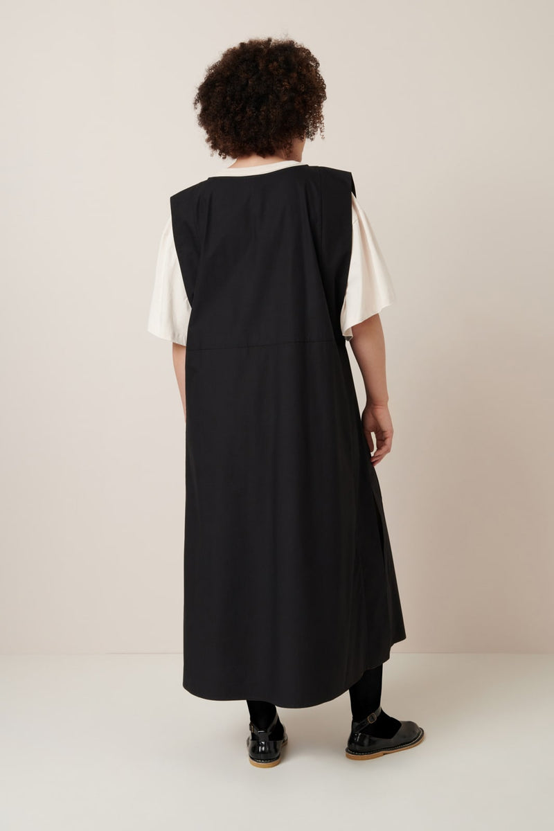 Raven Pinafore